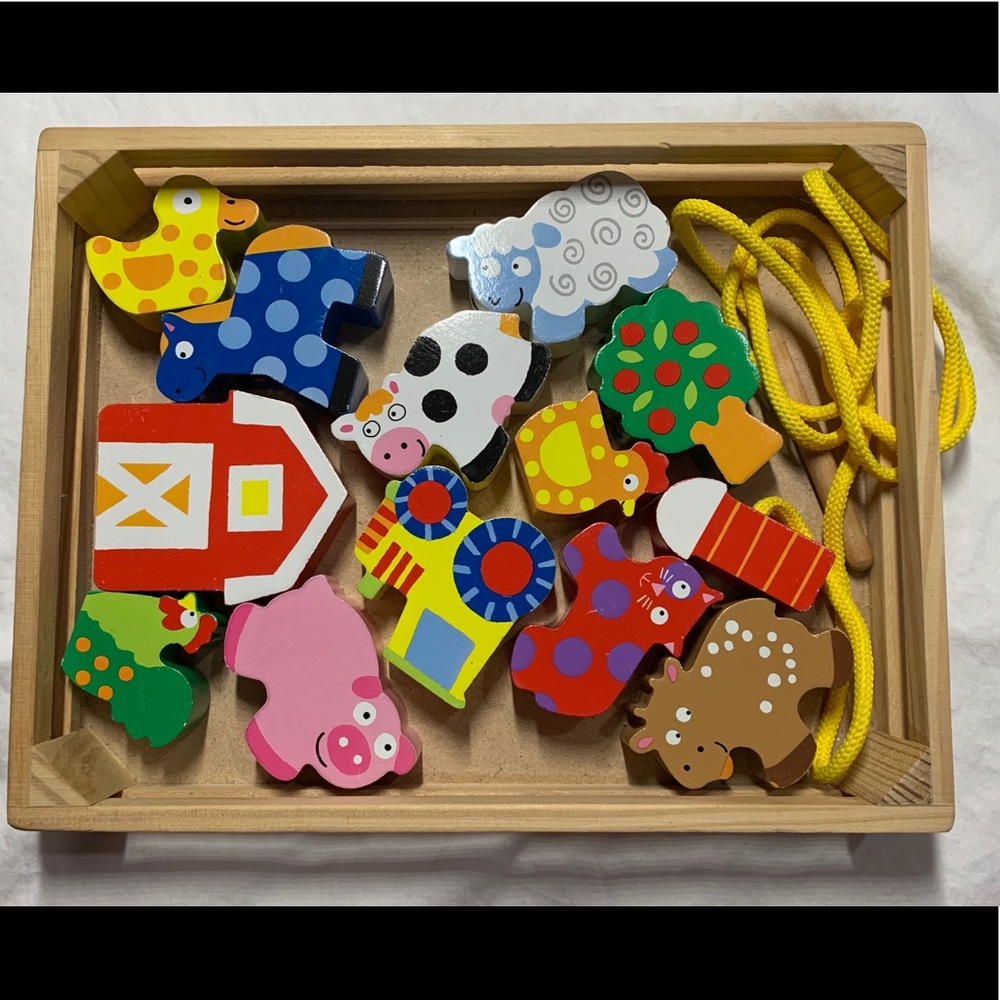 Wooden Lacing Farm Animals